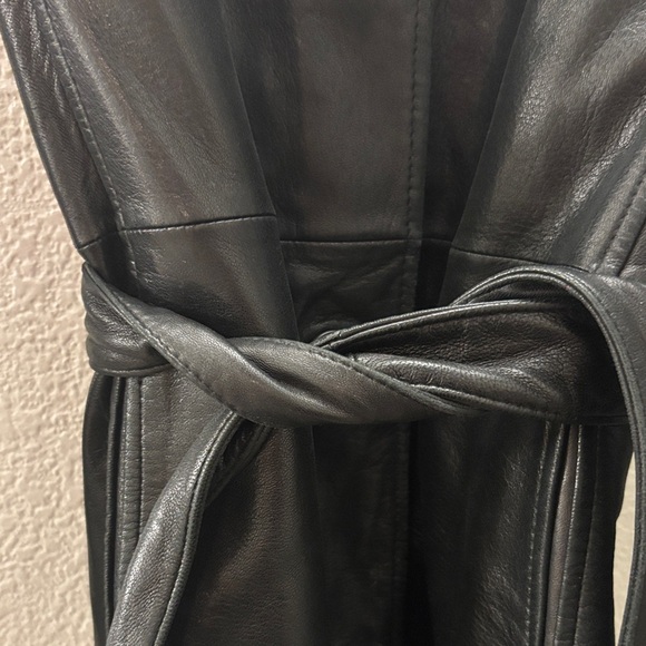 Vintage  Black Leather Jacket - Picture 2 of 3